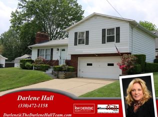 670 Hillcrest Dr, Barberton, OH