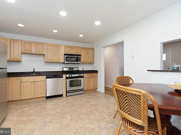 4th image of 3813 Corona Ln