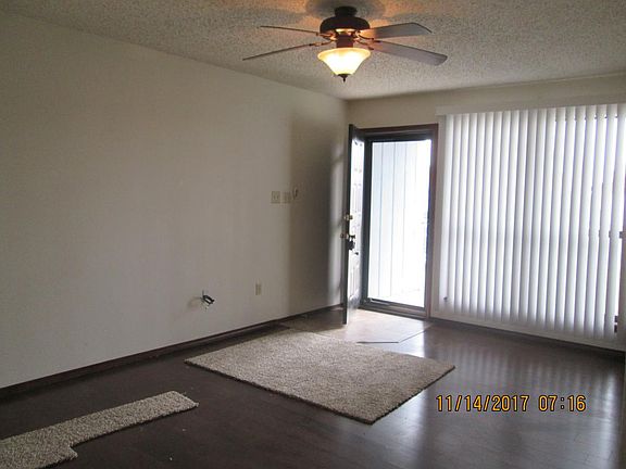 5th image of 921 SW 60th St
