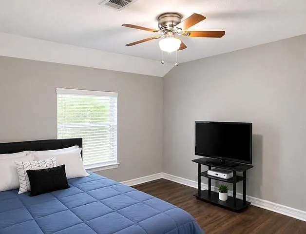 4006 Caplin St — Photo 8