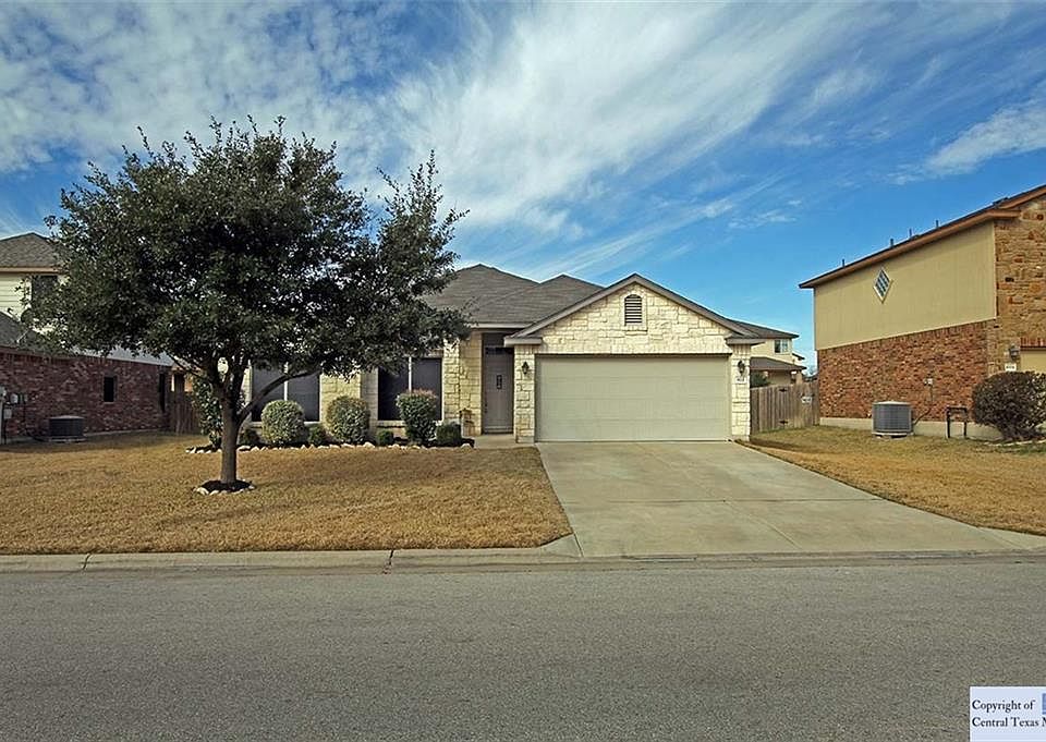 1st image of 922 Evergreen Farm Dr