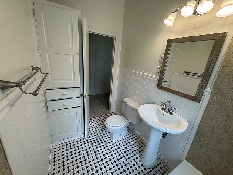2604 Fremont Ave S #6 — Photo 3