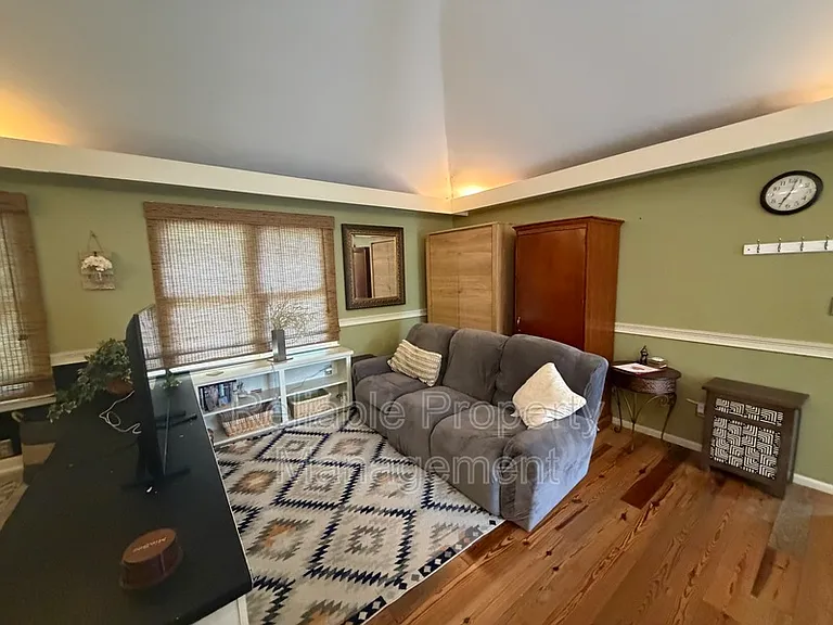 3640 Mill Run — Photo 4