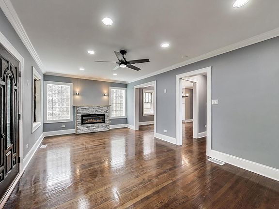 2nd image of 2608 W Coyle Ave