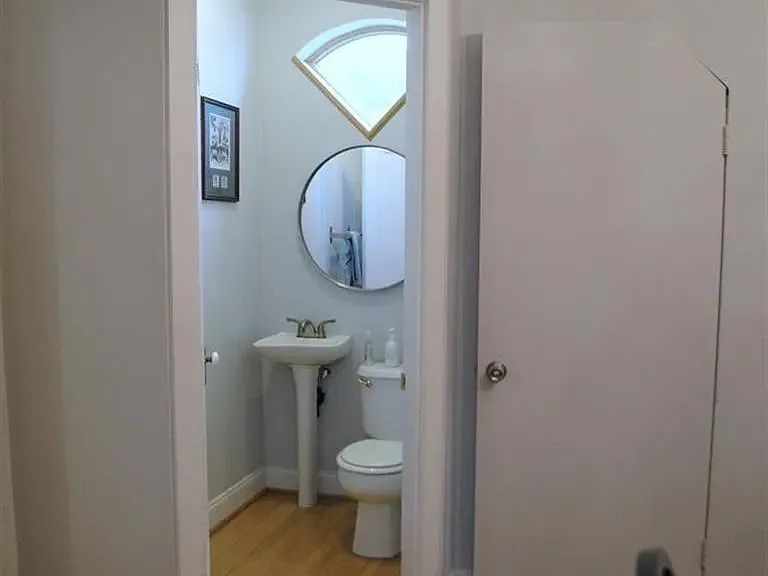 404 Stanley Ave — Photo 13