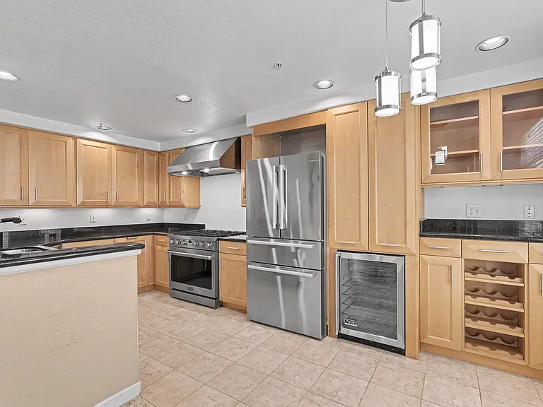 437 Camille Cir #1-11 — Photo 1