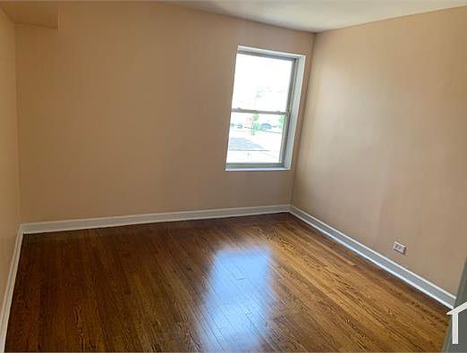 5th image of 7522 S Essex Ave APT 2N
