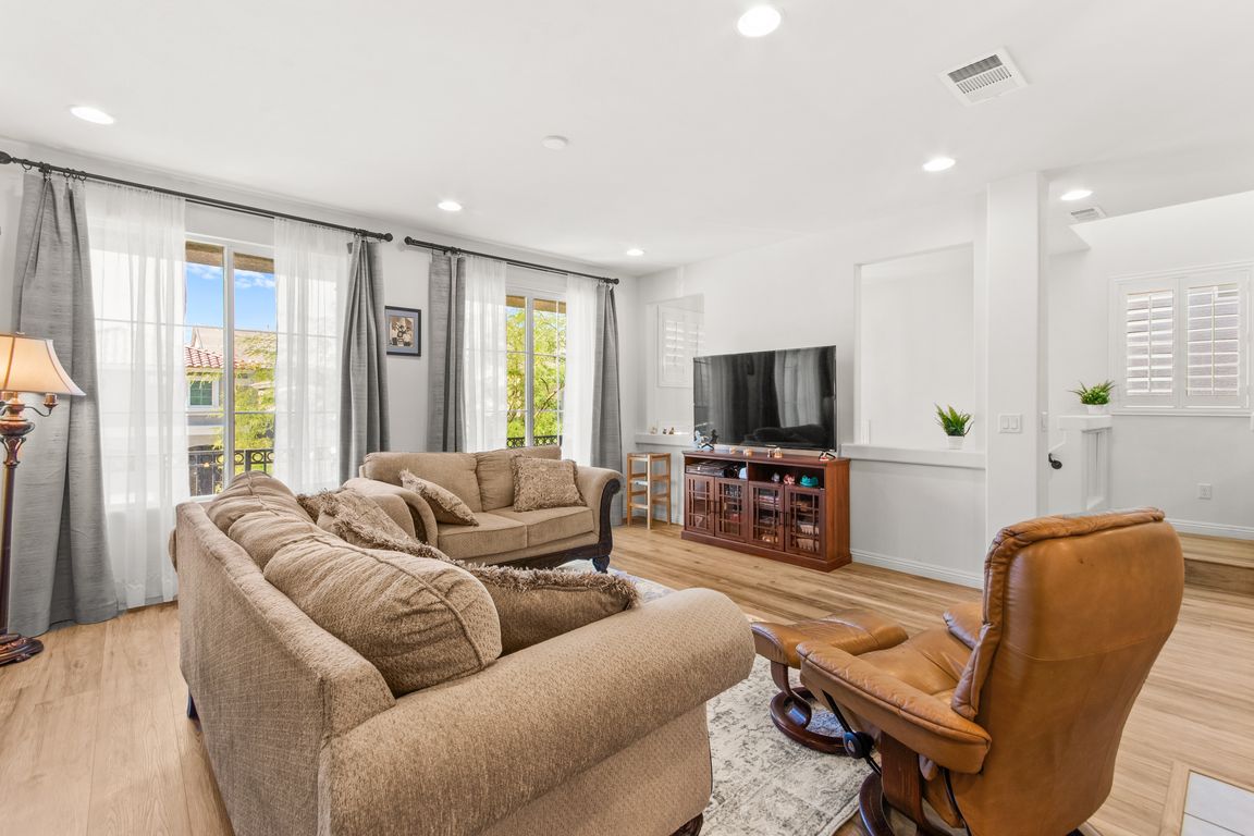 next background image