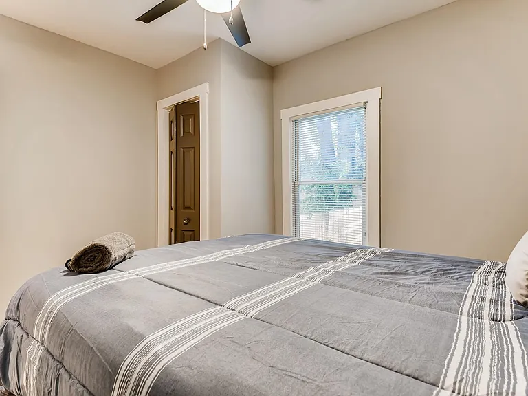 1089 McDaniel St SW — Photo 11