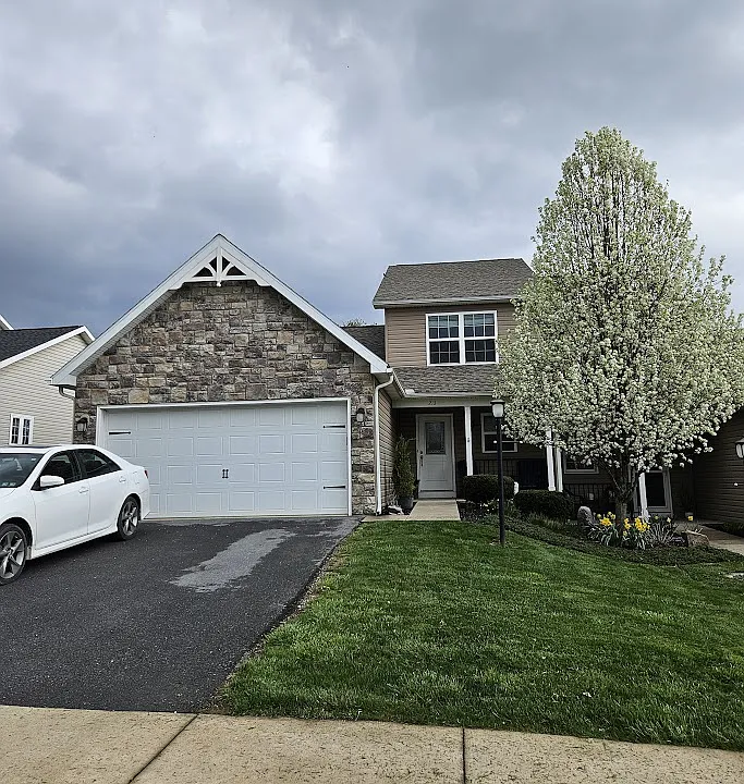 213 Jonathan Ln #1