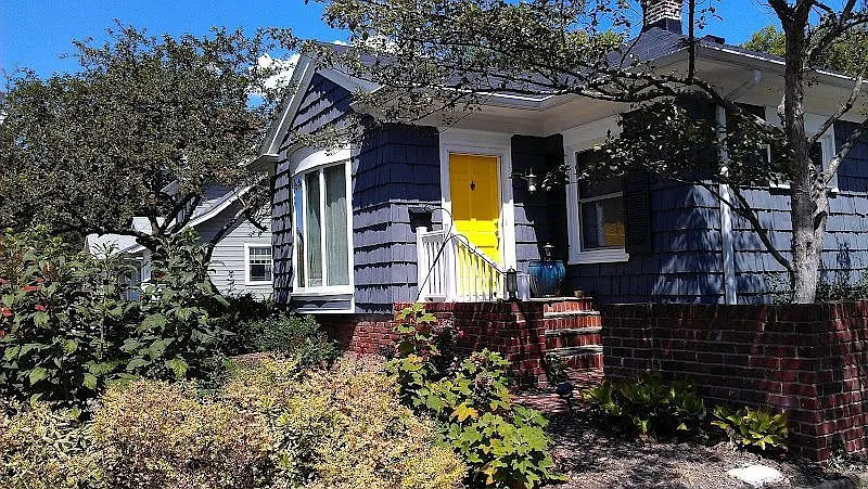 5915 Broadway St photo 1