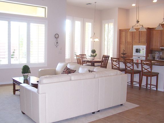 Great Room/ Eat-in Kitchen