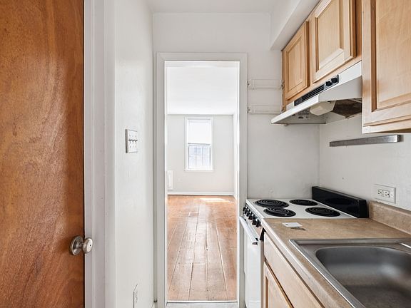 4th image of 1215 Pine St #2A