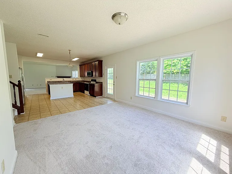 2946 Heirloom Ln — Photo 16