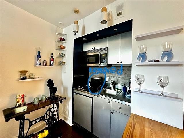 2nd image of 1205 Saint Charles Ave APT 208