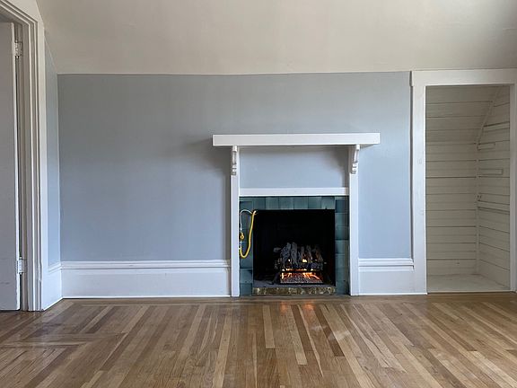 3rd image of 322 Frederick St #1
