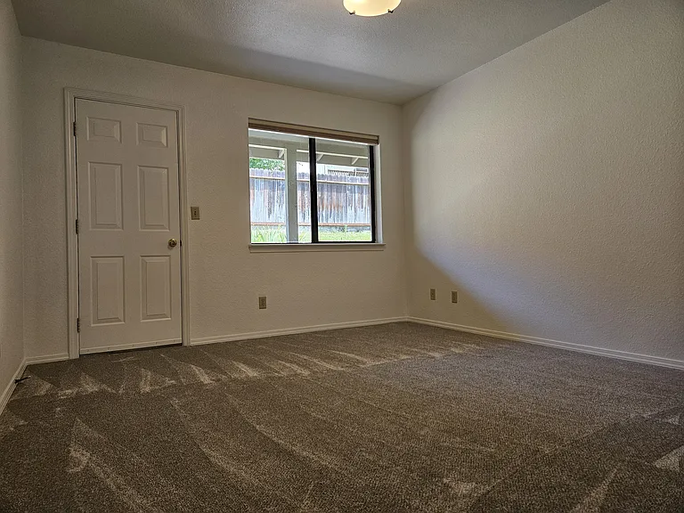 223 Bear Springs Rd #B — Photo 13