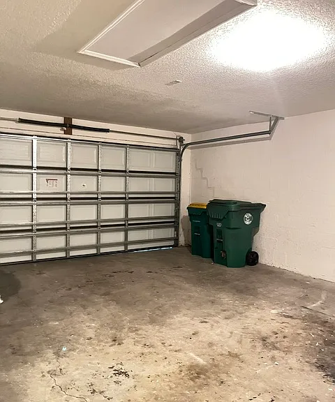 733 E Indiana Ave — Photo 16