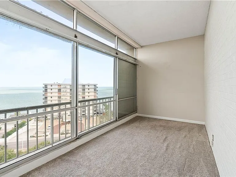 4600 Ocean Dr #906 — Photo 13