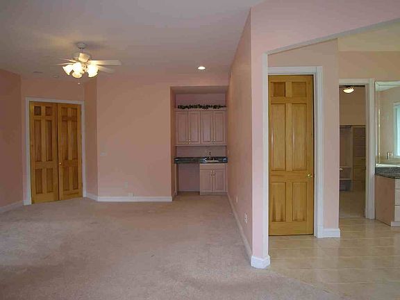 Master Suite Wet Bar