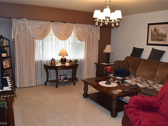 4th image of 141 Hanna Dove Ave
