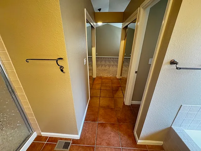 625 Roscommon Pl — Photo 36