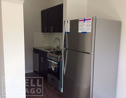 3rd image of 1427 W Lunt Ave #301