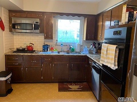 4th image of 57 Violet Ave #1