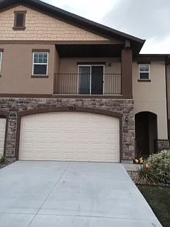 273 W 680 N