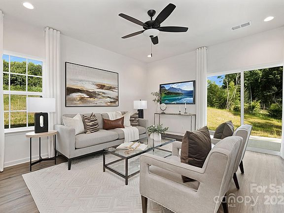 3rd image of 5240 Carden Dr