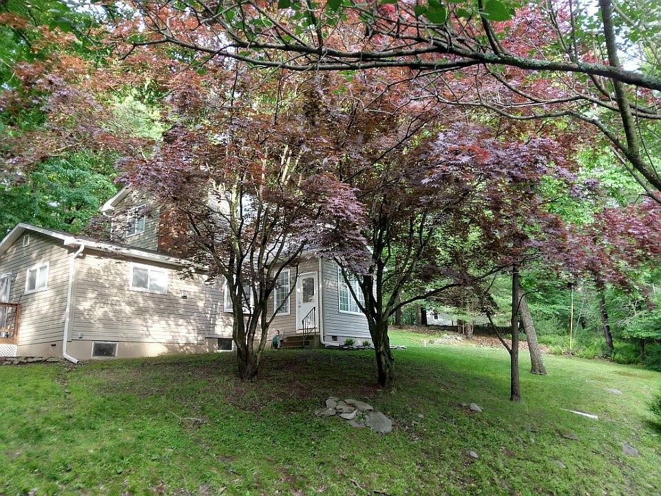2nd image of 456 Cranberry Rd