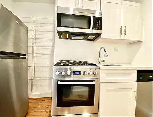 Rented by REAL New York | media 20