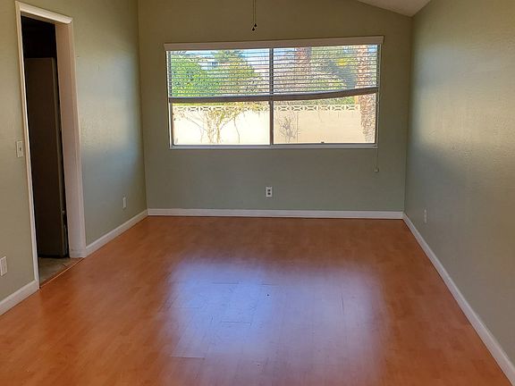4th image of 6768 Greengrove Dr