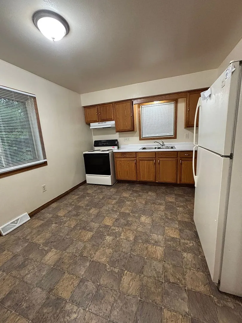 10720 W. Villard Ave. — Photo 3