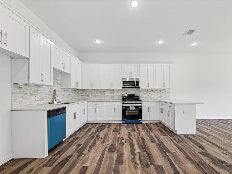 8628 Scott St — Photo 8