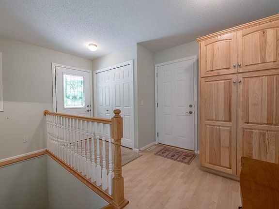 4th image of 20382 Elkview Rd