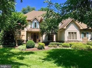 10924 Shallow Creek Dr, Great Falls, VA 22066