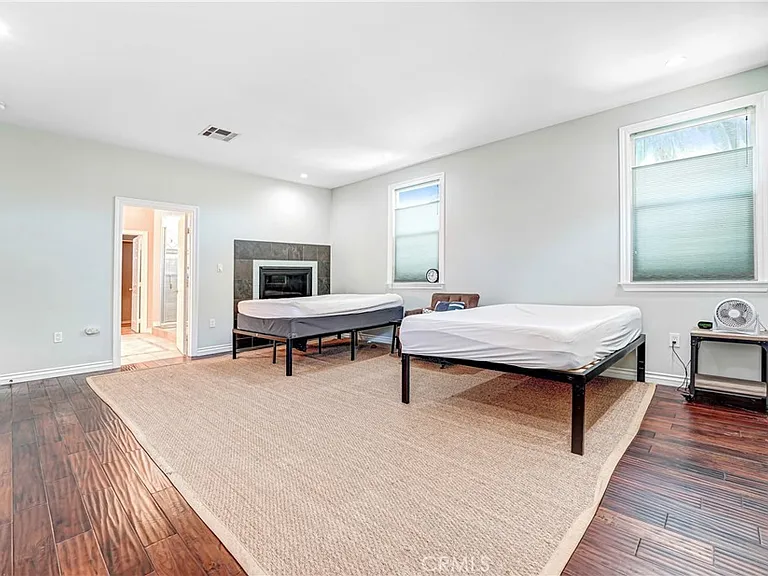 22450 Collins St — Photo 45