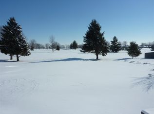 1119 Fox Ridge Rd, Eldridge, IA 52748