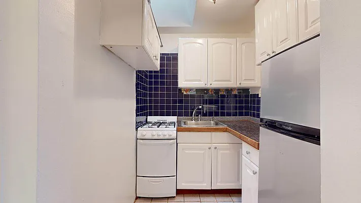 Rented by Bond New York | media 14