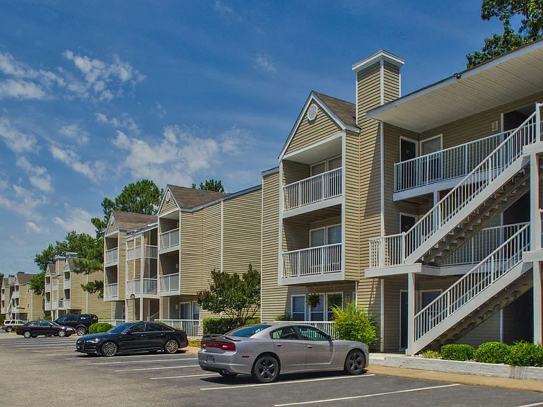 Ashbrook Apartments — Photo 8