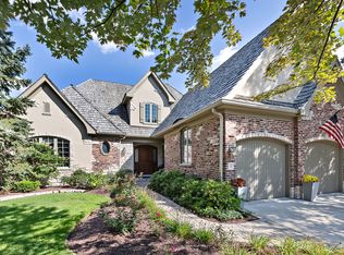 76 Forest Gate Cir, Oak Brook, IL 60523