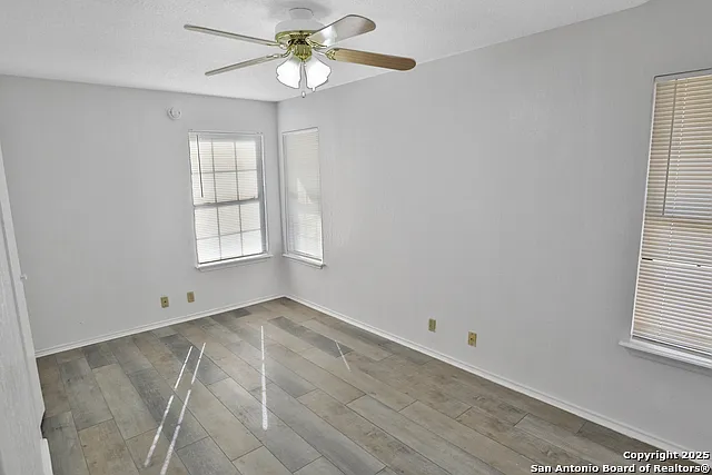215 Birchwood Dr — Photo 8