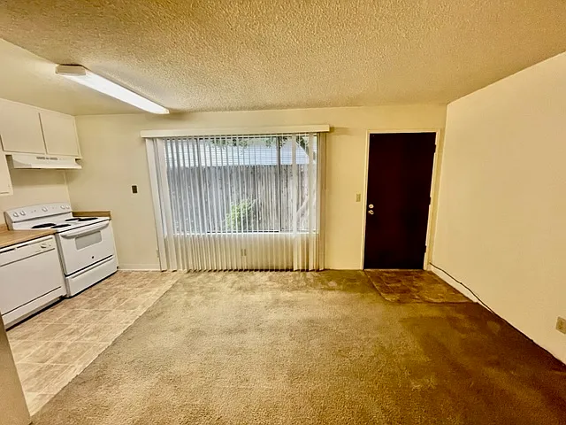 2509 S St #5 — Photo 1
