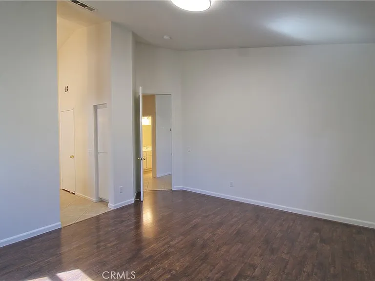 28422 Belleterre Ave — Photo 10