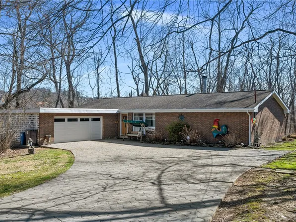 620 Wilson Dr, Pittsburgh, PA 15227