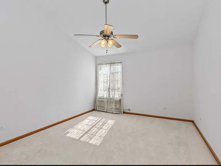 2319 Silverstone Dr — Photo 10