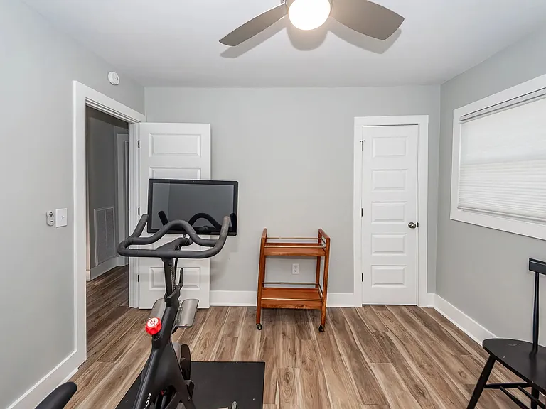 1511 Larry St — Photo 27
