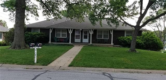 1st image of 402 SE Melody Ln