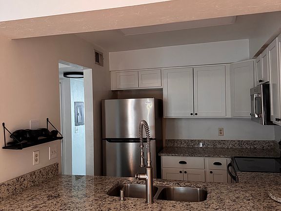 5th image of 4417 SW 21st Ln